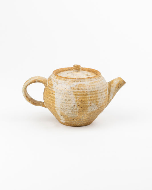 Teapot by Andrzej Bero