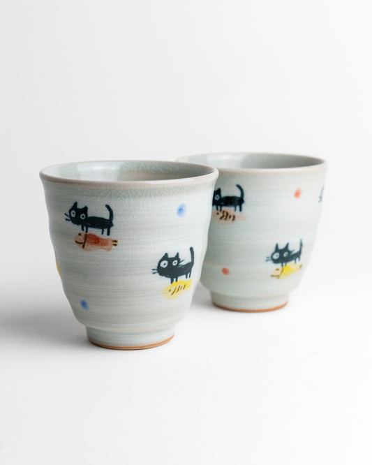 Teetasse mit Katzen-Illustration