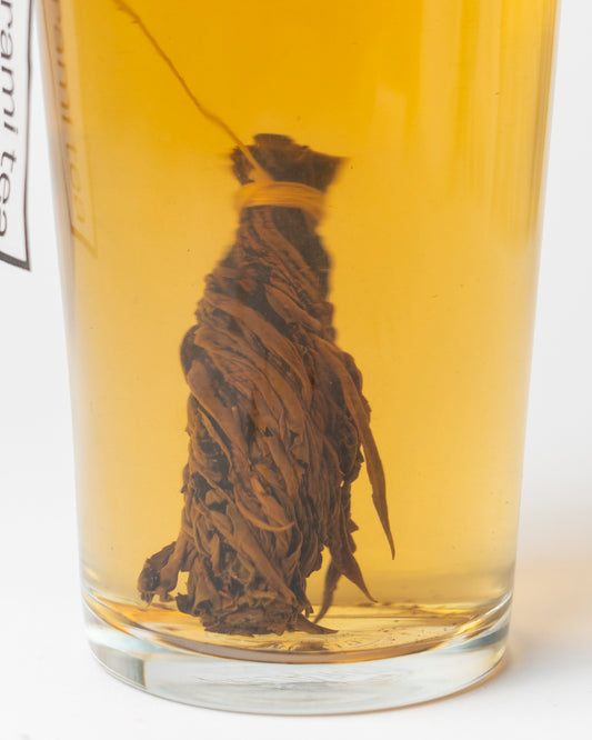 Vanilla Tea Broom - black tea